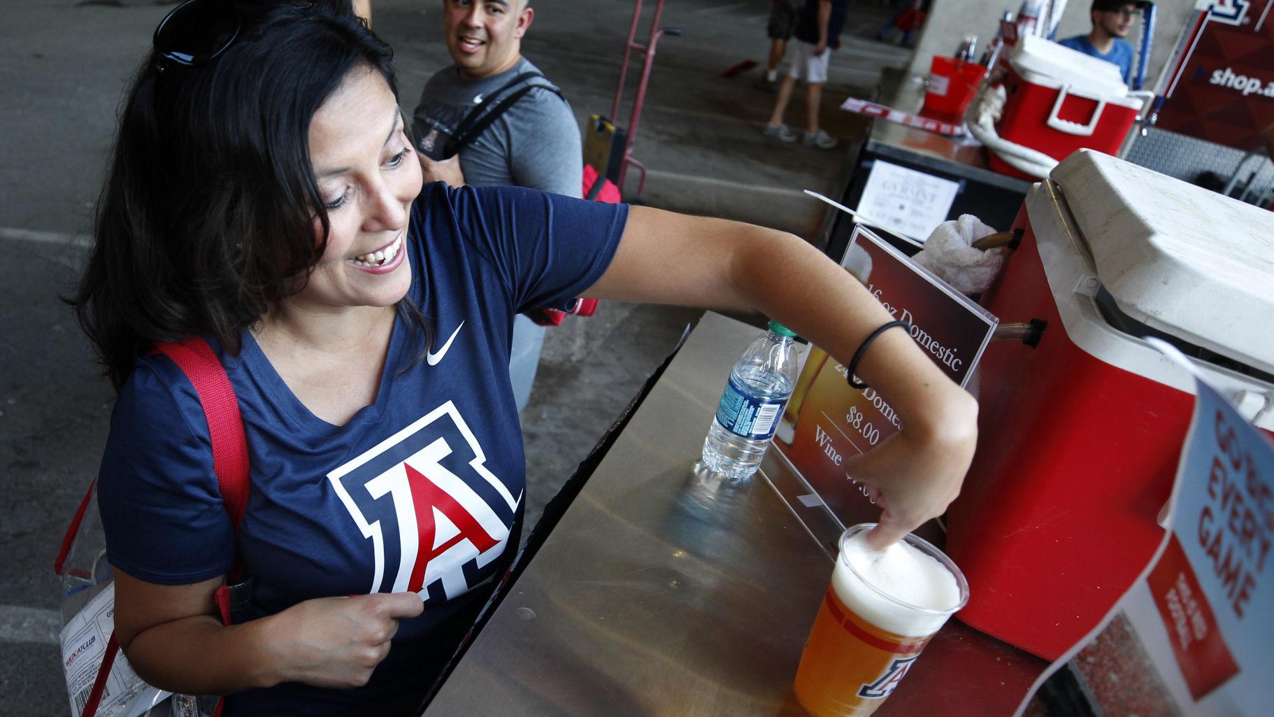 Wildcats fans queue up for beer, wine on first night of sales at Arizona Stadium